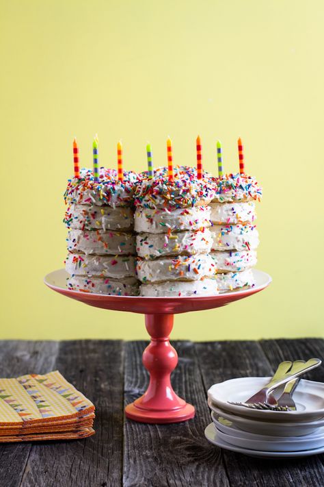 Doughnut birthday cake. Doughnut Birthday Cake, Doughnut Birthday, Dessert Crepes, Donut Birthday Cake, Cake With Candles, Birthday Cake For Husband, Cake For Husband, Cake Hacks, Birthday Breakfast