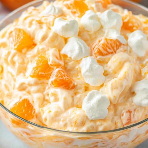 Orange Creamsicle Fluff Salad - An Organized Chaos Orange Creamsicle Fluff, Creamsicle Fluff, Orange Dreamsicle Salad, Dreamsicle Salad Recipe, Dreamsicle Salad, Orange Jello Salads, Orange Fluff, Creamy Salad, Custard Pie Recipe