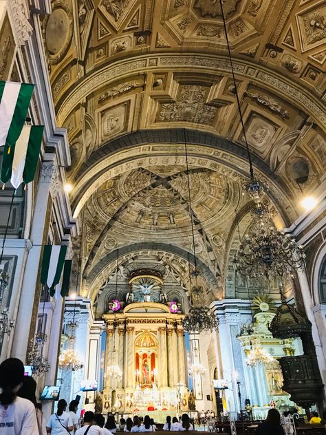 Inside San Agustin Church Intramuros. #philippinestravel San Agustin Church Intramuros, San Agustin Church Manila, San Agustin Church, Church Pictures, Church Interior, Cathedral Church, Philippines Travel, Manila, Barcelona Cathedral