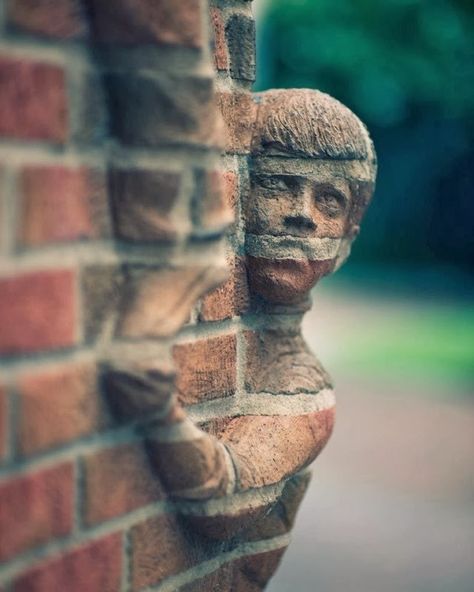 Brick Sculptures By Brad Spencer. Brick Art, Amazing Street Art, 3d Street Art, Wow Art, Street Art Graffiti, Land Art, Public Art, Art Sculpture, Banksy