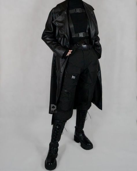 Fancy Techwear, Tech Wear Aesthetic Outfits, Cool Combat Outfits, Hackercore Outfit, Mens Techwear Aesthetic, Tech Goth Fashion, Assasin Outfits Male Modern, Grunge Trench Coat Outfit, Black Tech Outfit