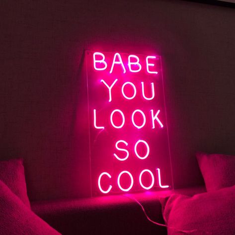 Cool Neon Signs, Logo Gaming, Neon Quotes, Gaming Anime, Custom Neon Lights, Neon Decor, Neon Sign Bedroom, Personalized Neon Signs, Wedding Neon Sign