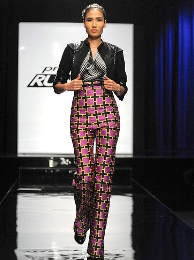 The Best 'Project Runway' Looks of All Time - The Atlantic Project Runway Season 8 Episode 10 Create a Print Designer: Mondo Guerra Fashion Week 2020 Runway, Runway Model Aesthetic, Runway Fashion Vintage, Gucci Runway, Versace Runway, Runway Fashion Couture, Runway Outfits, Project Runway, Runway Dresses