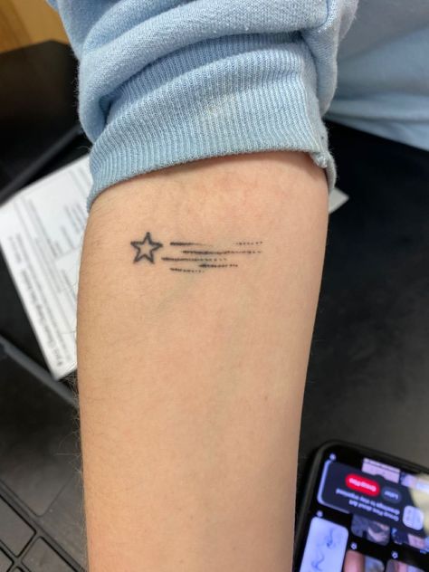 Fun Stick And Poke Tattoo, Stick And Poke Tattoo Star, Star Stick N Poke, Y2k Stick And Poke, Stick N Poke Aesthetic, Simple Stick N Poke, Sun Stick And Poke Tattoo, Star Stick And Poke Tattoo, Stick And Poke Tattoo Aesthetic