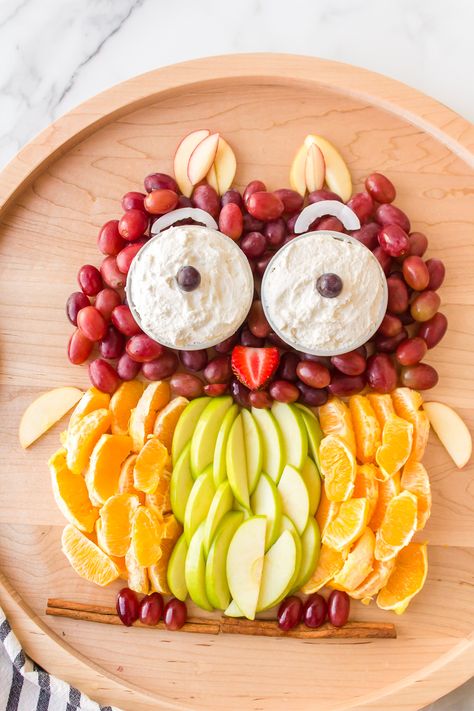 Mr. Owl Snack Board Animal Shaped Charcuterie Board, Animal Charcuterie Board, Fox Veggie Tray, Owl Charcuterie Board, Veggie Owl, Owl Fruit Tray, Owl Fruit Platter, Fruit Owl Display, Owl Vegetable Platter