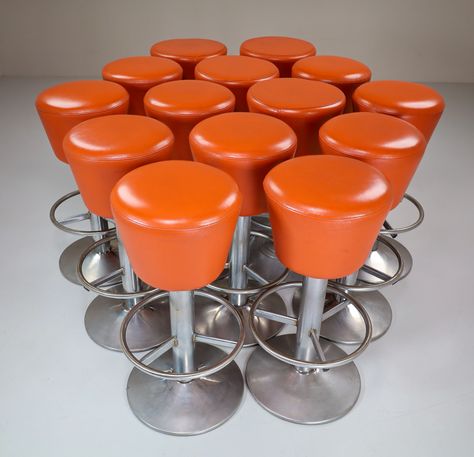 Mid Century Modern Vintage Bar Stools in leather 1970s Late-20th century Mid Century Modern Lounge, 1970s Home, Vintage Bar Stools, Modern Lounge Chairs, Modern Lounge, Vintage Bar, Late 20th Century, Glass Chandelier, Home Bar