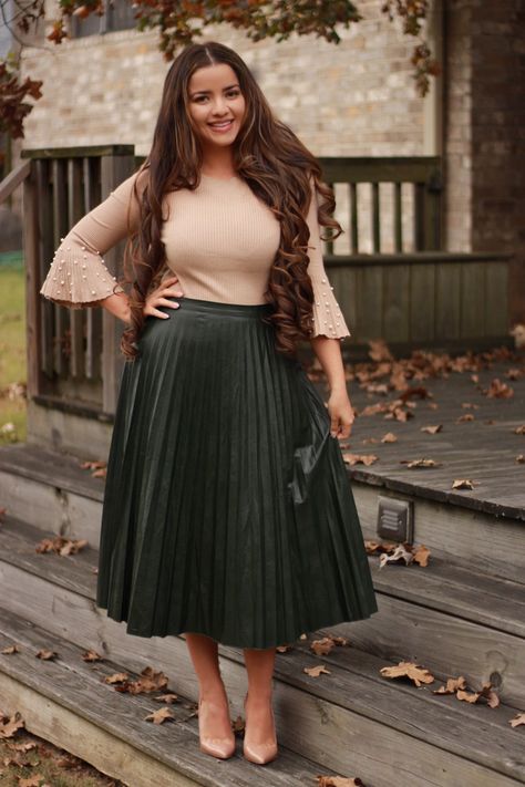 Our Kaylee skirt is available now! S-XL Rok Outfit, Pentecostal Fashion, Vegan Leather Skirt, Church Outfits, Sarah Jessica Parker, Fashion Weeks, Fall Skirts, Skirt Outfit, Alexa Chung