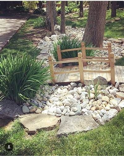 Mulch Landscaping Ideas Diy, Drainage Ditch, Yard Drainage, Hillside Landscaping, Easy Backyard, Home Landscaping, Landscaping With Rocks, Backyard Landscaping Designs, Rock Garden