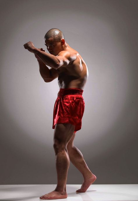 Chinese boxer Boxing Pose, Drawing Poses Male, 남성 근육, Poses Male, Gesture Drawing Poses, Life Drawing Pose, Life Drawing Reference, Action Pose Reference, Male Pose Reference