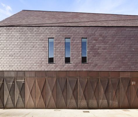 L’Atelier / AAVP Architecture Slate Cladding, Metal Cladding, Brick Architecture, Brick Facade, Space Architecture, Facade Architecture, Brickwork, Facade Design, Architectural Inspiration