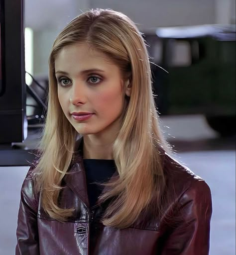 Buffy Icons, Sarah Gellar, Tv Characters Outfits, Buffy Outfits, Sarah Michelle Gellar Buffy, Buffy Style, Michelle Gellar, Buffy The Vampire Slayer Angel, Buffy Angel