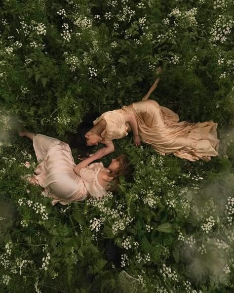 Fairy Photoshoot, Cow Parsley, Ethereal Aesthetic, May Day, Flower Fairies, Country Side, Poses References, Fantasy Aesthetic, Photography Model