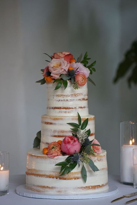 Tropical Wedding Cake Designs, Vibrant Color Wedding Cake, Wedding Cake Fleurs, Sunset Theme Wedding Cake, Coral And Orange Wedding, Wildflower Wedding Theme Cake, Spring Garden Wedding Cake, Simple Colorful Wedding Cake, Wedding Cake Sunset