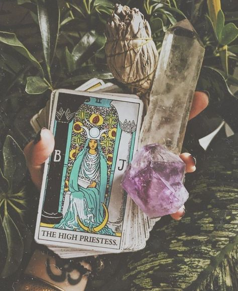 ☾☼MistressBarbie☼☽ High Priestess Tarot, Tarot Cards For Beginners, Tarot Magic, Tarot Card Spreads, Hippie Aesthetic, Wiccan Witch, Tarot Astrology, High Priestess, Magic Aesthetic