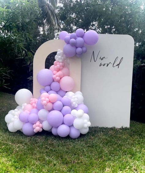 Purple And White Balloon Decorations, Purple White Balloon Garland, Lilac And Pink Balloon Garland, Pink Purple White Balloon Garland, Pastel Pink And Purple Balloon Garland, 30th Birthday Balloons, Baby Birthday Decorations, Purple Balloons, Pastel Balloons