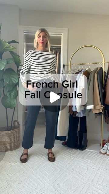 Sarah Kelly | 40+ Style & Denim Expert on Instagram: "Comment CAPSULE & get your free French Girl Fall outfit guide! 🇫🇷👖🥖

If you’re craving effortless, timeless outfits & an easier getting ready routine this fall, I’ve gotcha girl!" French Style Parisian Chic, Style Parisian Chic, French Outfits, Chic And Curvy, Free In French, Timeless Outfits, Girls Fall Outfits, French Girl Style, Oui Oui