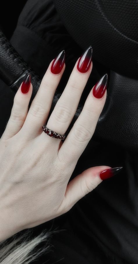 Vampy Nails, Vampire Nails, Witchy Nails, Gothic Nails, Goth Nails, Nail Designs Glitter, New Year's Nails, Minimalist Nails, Nail Trends