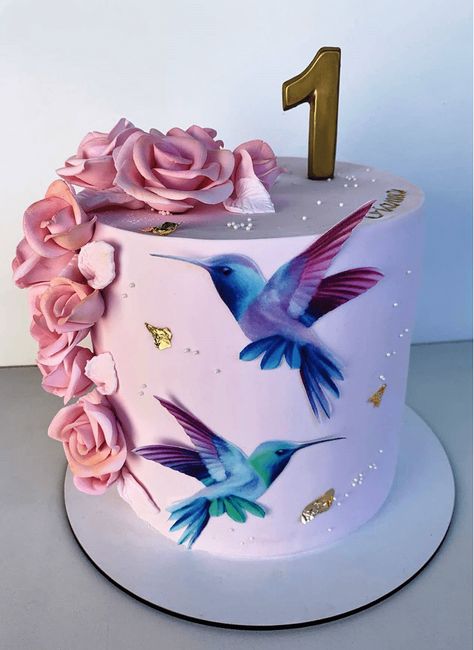 Humming Bird Birthday Cake Ideas Images (Pictures) Hummingbird Birthday Cake, Hummingbird Cake Decorating Ideas, Hummingbird Birthday Party, Hummingbird Cake Design, Cake With Hummingbird Decoration, Bird Cake Ideas, Hummingbird Decorated Cake, Humming Bird Cupcake, Bird Cake Design