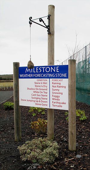 Weather rock. Oh my god, I want one of these for my classroom so bad. Kids could announce weather based on their measurement and observations of the rock during daily announcements. Preppers Survival, Vegan Garden, Weather Rock, Prepping Ideas, Weather Forecasting, Rain Shadow, Old Timer, Prepper Survival, Fool Proof