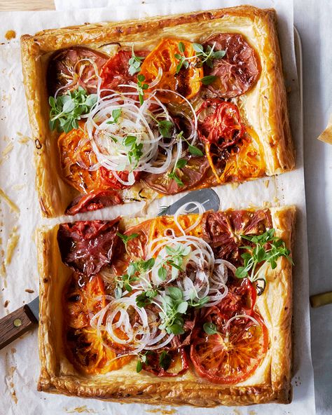 Heirloom Tomato & Onion Tart Recipe Onion Tart Recipe, Vegetarian Tart, Vegetarian Brunch, Christmas Breakfast Recipe, Tomato Dishes, Having Friends, Onion Tart, Hashbrown Recipes, Greek Flavors