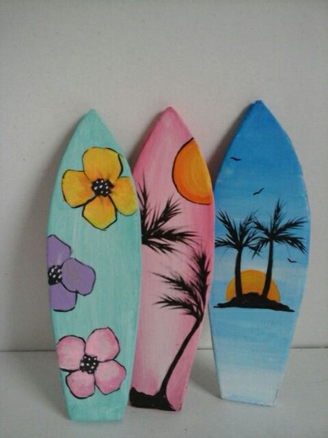 Painting Ideas Hawaii, Paint Surfboard, Cardboard Surfboard, Surfboard Craft, Foam Board Crafts, Dance 2023, Fair Theme, Hawaii Theme, Hollywood Party Theme