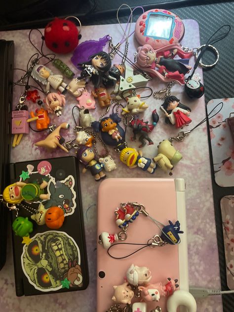 Trinkets Collection, Charm Collection, 3ds Charms, Keychain Collection, Trinket Collection, Phone Charms, Anime Figurines, Cute Keychain, Cute Charms