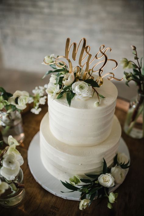 Eucalyptus Wedding Cake Table, 10 Inch Wedding Cake, Small 2 Tier Wedding Cake Simple, Two Tier Small Wedding Cake, Small Wedding Cake With Greenery, Greenery Cake Ideas, Elegant 2 Tier Wedding Cakes, Simplistic Wedding Cake, Simple Wedding Cakes 2 Tier