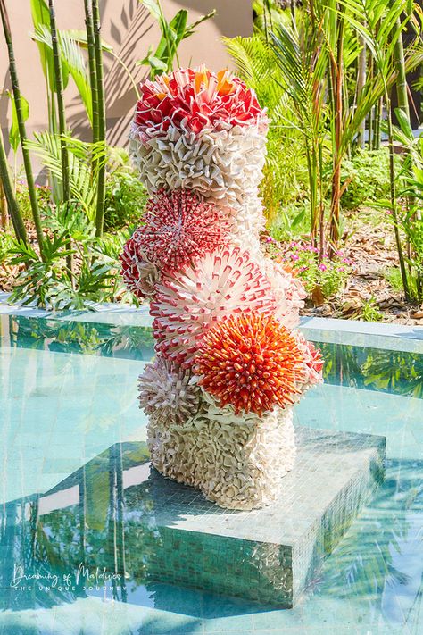 Joali Maldives Immersive Art Objects and Installations. Dreamy Inventory Joali Maldives, Coral Sculpture, Coral Art, Common Birds, Immersive Art, Ceramic Inspiration, Colossal Art, Artistic Installation, Wall Ornaments