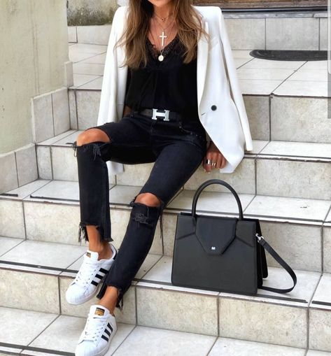 Via @meet_up_style 😍 @donnaanastasia_official 📷 . . . #sneakers #adidas #adidassuperstar #blackjeans #rippedjeans #hermes #belt #hermesbelt… Hermes Belt Women Outfits, Hermes Belt Outfit, Hermes Belt Women, Clothes Design Ideas, Belt Outfit, Hermes Belt, Belt Women, Stylish Clothes, Women Outfits