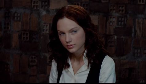 Taylor Swift Party, Romantic Curls, Taylor Swift Web, The Giver, Web Photos, Alexander Skarsgard, Movie Tickets, Hair Brown, Meryl Streep