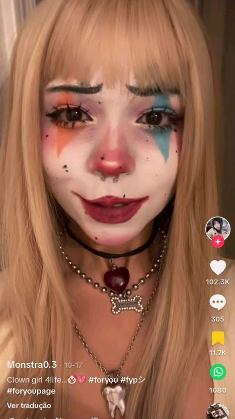 Clown Makeup Monstra, Silly Makeup Looks, Monstra0.3 Makeup Clown, Payasa Makeup, Makeup Ideas Clown, Cute Clown Makeup Aesthetic, Maquillaje De Payaso Mujer, Horror Makeup Ideas, Movie Character Makeup