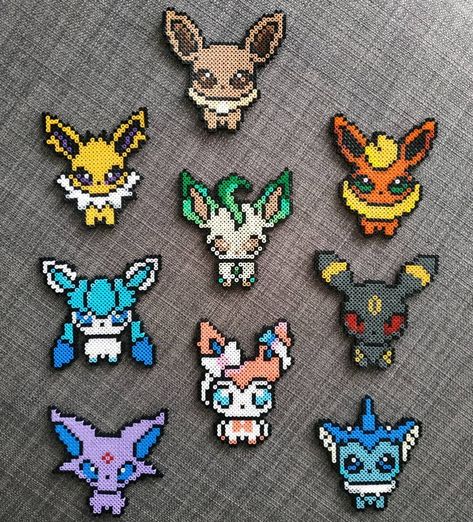 Perler Bead Pokemon Patterns, Pokemon Pixel Art, Hama Beads Pokemon, Pokemon Pixel, Pokemon Bead, Hamma Beads Ideas, Pixel Art Pokemon, Pokemon Pattern, Pokemon Perler Beads