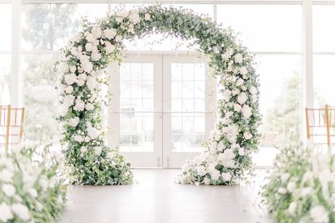 Wedding Aisles, Gold Winter Wedding, Metal Wedding Arch, Wedding Arch Flowers, Arch Flowers, Venue Decorations, Wedding Entrance, Ivory Roses, Winter Wedding Inspiration