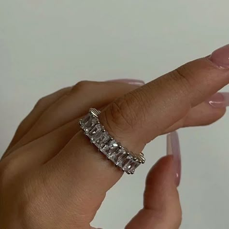 Silver Rings Aesthetic, Baguette Rings, Couple Ring Design, Emerald Cut Diamond Ring, Ring Emerald Cut, Swarovski Ring, Expensive Jewelry Luxury, Jewelry Photoshoot, Baguette Ring