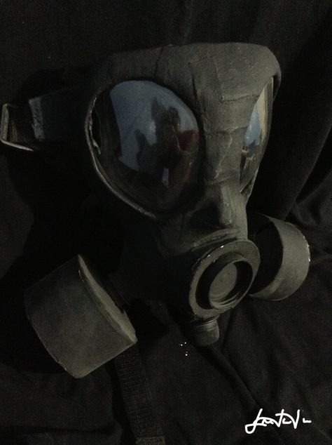 Paper mâché gas mask using cardboard, paper, t-shirt strips, plastic bottles, parts of a back-pack, and acrylic paint. Nerds Aesthetic, Cardboard Halloween Costumes, Cardboard Masks, Nuclear Engineering, Cardboard Mask, Nerd Aesthetic, Tv Head, Masks Crafts, Head Mask