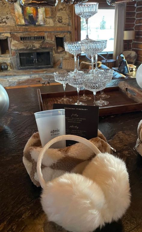 Winter Bachelorette Aesthetic, Calgary Bachelorette Party, Aspen Birthday Trip, Big Sky Montana Bachelorette, Cozy Winter Bachelorette, Snowy Birthday Party, Winter Chic Bachelorette, Aspen Girls Trip, Champagne On Ice Bachelorette Theme