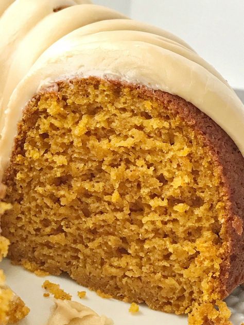 Pumpkin Zucchini Bundt Cake, Twelve Tomatoes Recipes Desserts, Fall Bundt Cake Recipes, Pumpkin Cake Recipes Easy, Caramel Bundt Cake, Caramel Dessert, Pumpkin Bundt, Cake Pumpkin, Caramel Pumpkin