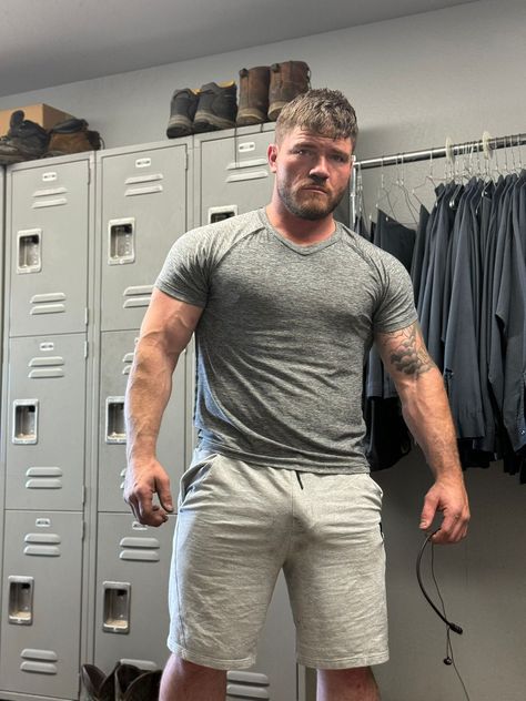 College Wrestling Men, Big Man Aesthetic, Bear Body Type Men, Broad Shoulders Men, Big Strong Men, Biceps Aesthetic, Large Muscular Men, Back Muscles Men, Men Sport Shorts