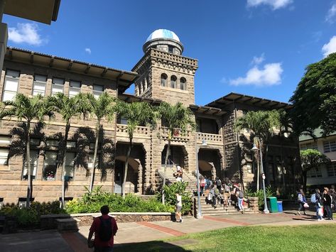 Punahou School Review: One Of The Best In Honolulu, Hawaii Hawaii High School, Punahou School, Hawaii School, Life Plans, English Project, 2024 Board, Island School, Beach School, English Projects