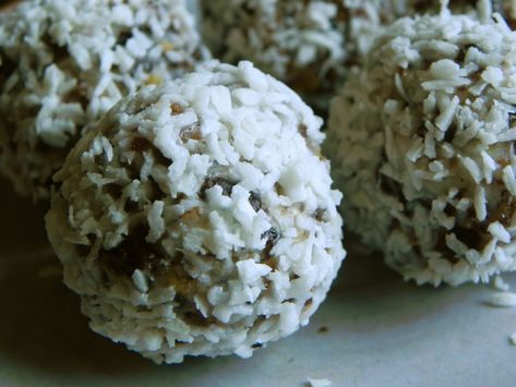 Fig Balls, Food To Impress, High Energy Snacks, Grain Free Baking, Coconut Balls, Gluten Free Biscuits, Nut Free Recipes, Baking Treats, Energy Snacks