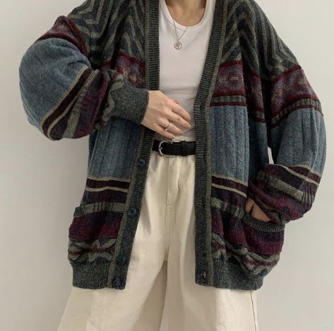 Grandpa Sweater Aesthetic, Grandpa Sweater Outfit, Grandpa Outfit, Grandpa Style, Grandpa Sweater, Cardigan Outfits, Hippie Outfits, Outfit Inspo Fall, Character Outfits