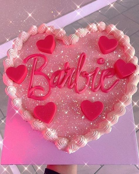 Baddie Birthday Cake Ideas, Barbie Theme Cake Ideas, Birthday Barbie Outfit, Barbie 21st Birthday Party, Barbie Birthday Cake, Birthday Barbie, Barbie Theme Party, Pastel Cupcakes, Barbie Aesthetic