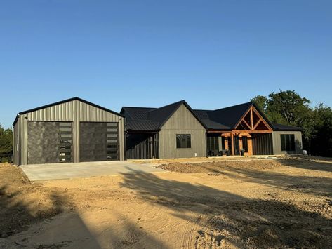 Fantastic Barndominium in Northeast Texas By Bicknell Barndominiums 1000 Sq Ft Barndominium, Barndominium On A Budget, Barndominium Pictures, Barndominium Home, Building A Barndominium, Texas Barndominium, Barndominium Interior, Barn House Interior, Metal Building Designs