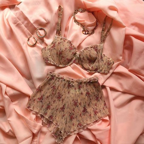 Boho Lingerie, 70s Lingerie, Lingerie Aesthetic, Feminine Lingerie, Soft Lingerie, Classy Lingerie, Lingerie Styles, Lingerie Vintage, French Lingerie