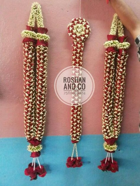 Pelli Poola Jada Indian Bridal Latest, Pelli Jada, Pelli Decoration, Rose Garland Wedding, Door Flower Decoration, Wedding Mala, Pelli Poola Jada, Poola Jada, Indian Wedding Decorations Receptions