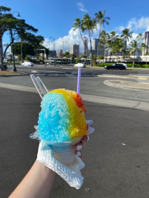 Hawaiian Shaved Ice, Shave Ice, Bazaar Ideas, Snow Cone, Snow Cones, Shaved Ice, Frozen Drinks, Food Themes, Good Eats