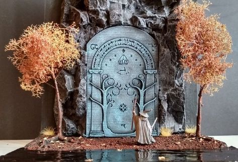 Door Of Moria, Book Art Sculptures, Earth Craft, Lantern Art, Bookshelf Art, Movie Decor, Magic Props, Tolkien Art, Halloween Miniatures