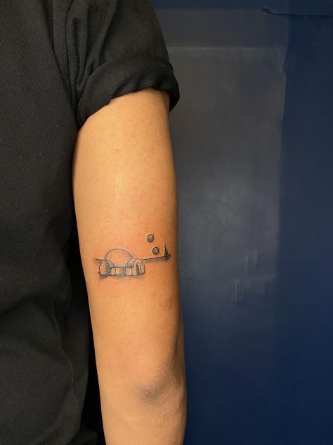 Tatooine Sunset Tattoo, Mase Tattoos, Star Wars Friend Tattoos, Twin Suns Tattoo Star Wars, Star Wars Prequel Tattoo, Pop Culture Tattoos Minimalist, Star Wars Tatooine Tattoo, Star Wars Tattoos Women, Dainty Star Wars Tattoo