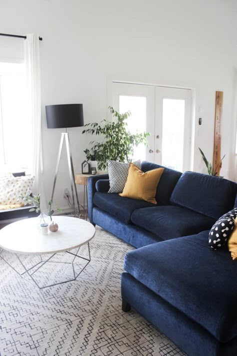 A beautiful cozy fall home tour! Love the pops of mustard yellow in this monochromatic modern fall living room! Beautiful minimalistic way to style a living room for autumn! Blue Couch Living, Blue Sofa Living, Blue Sofas Living Room, Interior Room Decoration, Blue Couch, Blue Living Room Decor, Living Room Reveal, Fall Living Room, Blue Couches