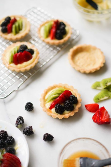 Mini Fruit Tarts - Hungry Huy Fruit Custard Tart, Fruit Tart Recipe Mini, Fruit Tartlets, Mini Tart Shells, Cheesecake Decoration, Nectarine Recipes, Mini Fruit Tarts, Tartlets Recipe, Crumble Tart